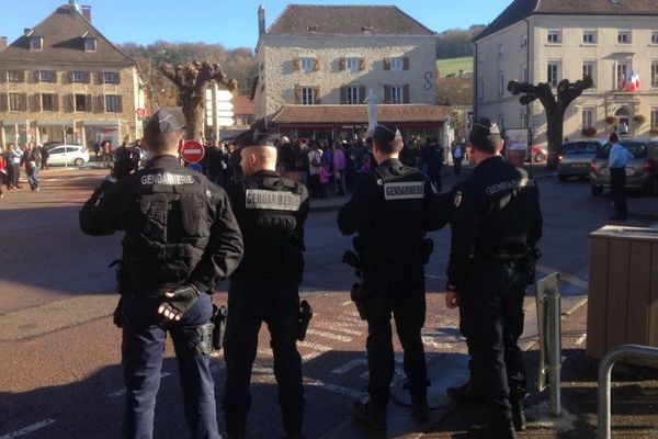 Un groupuscule d’extrême droite avait prévu d’organiser un rassemblement pour protester contre l’arrivée de réfugiés à Pouilly-en-Auxois. La préfecture a interdit cette manifestation qui devait avoir lieu samedi 7 novembre 2015.