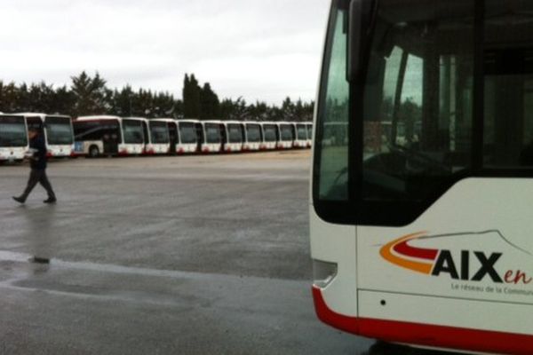 Les bus à l'arrêt