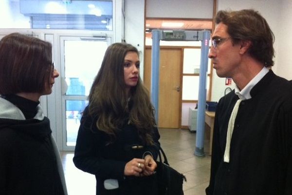 Norma Julia en compagnie de son avocat, maître Philippe Capsié, au palais de justice.Perpignan le mercredi 15 janvier.