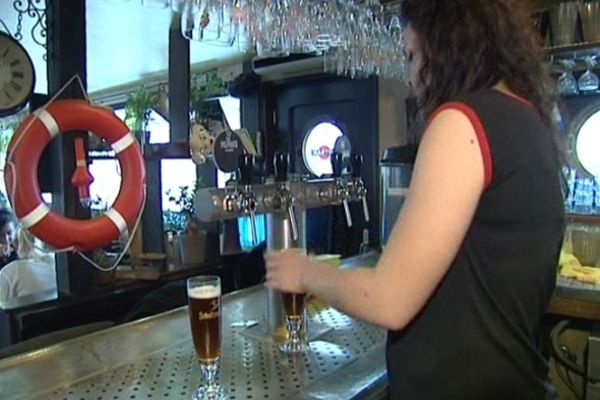 Dans ce bar, un fût de 30 litres vient d'être percé