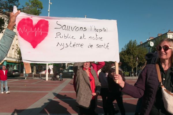 Le 18 octobre dernier, un collectif de soignants avait voulu alerter la population sur les difficultés de l'hôpital de Royan.