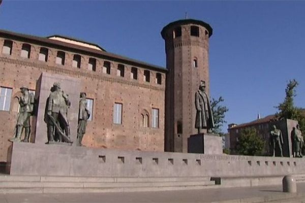 le monument en hommage aux morts de la Première Guerre Mondiale à Turin