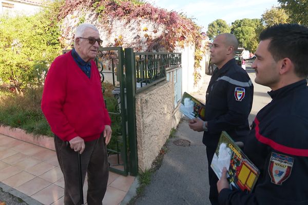 Les sapeurs-pompiers ont débuté leur tournée à Montpellier pour vendre leurs calendriers.