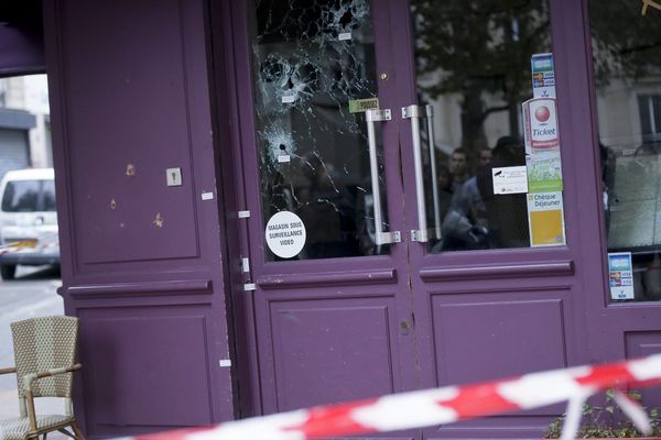 Le restaurant "Le Cosa Nostra", le lendemain des attentats du 13 novembre à Paris