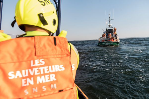 En ordonnant une garde à vue de 36 heures pour les 5 sauveteurs de la SNSM de Ouistreham intervenus sur le naufrage du Breiz, la justice souhaitait éclaircir certaines discordances entre les déclarations des marins et l'analyse du bateau.