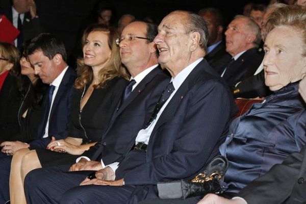 Valérie Trierweiler et Bernadette Chirac aux côtés des deux Présidents