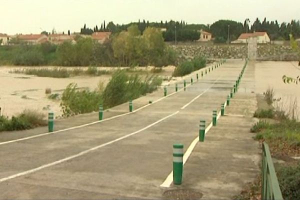 Passage à gué fermé sur l'Agly à Rivesaltes - archives