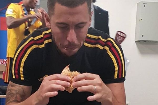 Un p'tit hamburger (bien mérité ?) pour Eden Hazard