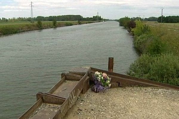 Deux employés d'une société de livraison de boissons ont été retrouvés au fond du canal latéral à la Saône en septembre 2012.