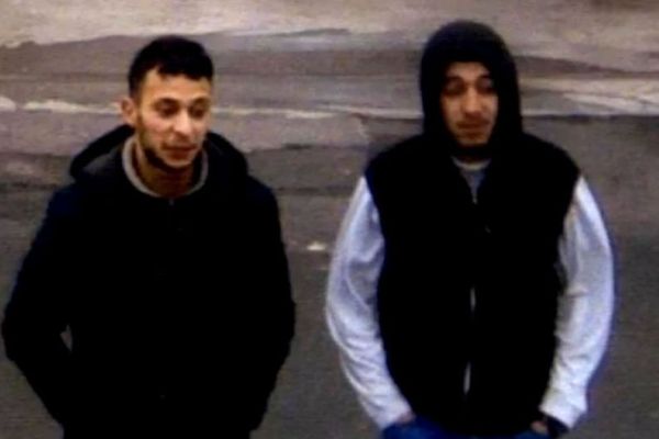 Salah Abdeslam et Hamza Attou, le 14 novembre 2015. Images de vidéosurveillance.