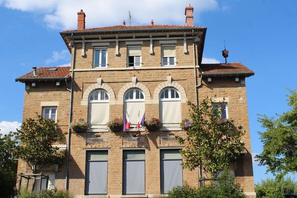 La mairie de Charnay-lès-Mâcon dans l'agglomération mâconnaise, en Saône-et-Loire.