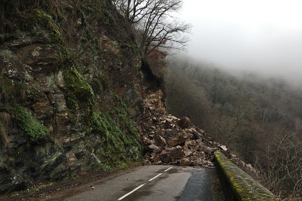 Il faut dégager 500 tonnes de rochers.