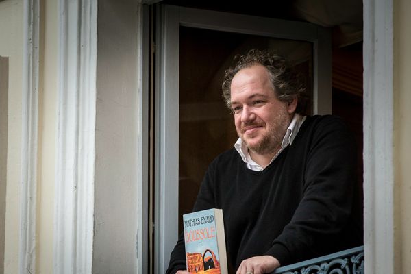 Mathias Énard, le 3 novembre, après l'annonce du lauréat du prix Goncourt chez Drouant à Paris.