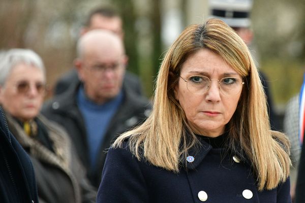 Patricia Miralles assiste à un hommage à Robert Hébras, dernier survivant du massacre du 10 juin 1944, à l'Esplanade des Martyrs, à Oradour-sur-Glane, le 17 février 2023.