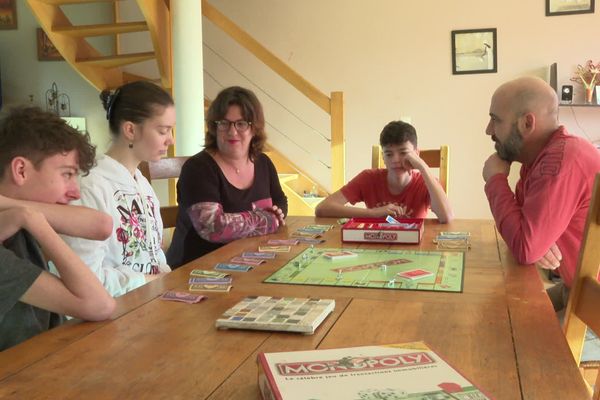 Les trois enfants d'Elysabeth Letort sont atteints de la maladie de Lafora, entraînant une dégénérescence de leur cerveau.