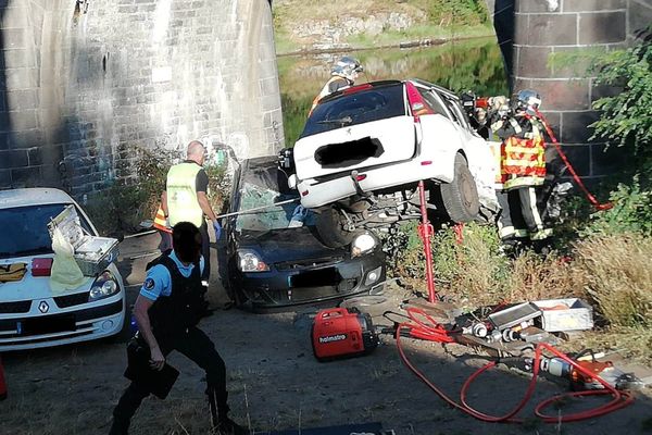 A Vic-le-Comte, samedi 25 juillet, les pompiers sont intervenus au pont des Goules.