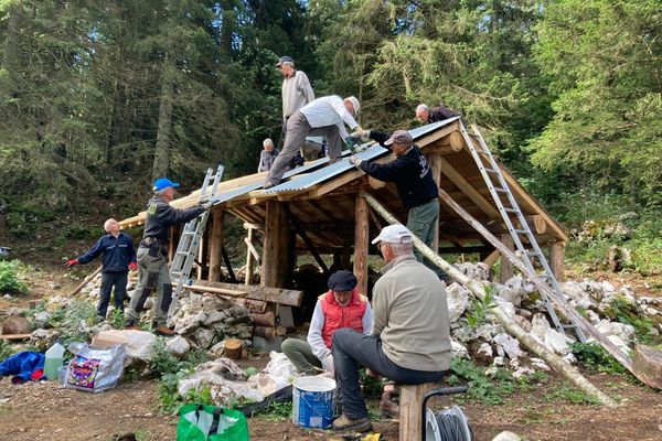 Les bénévoles de l'association "Cabane 44" restaure depuis des mois ce refuge historique.