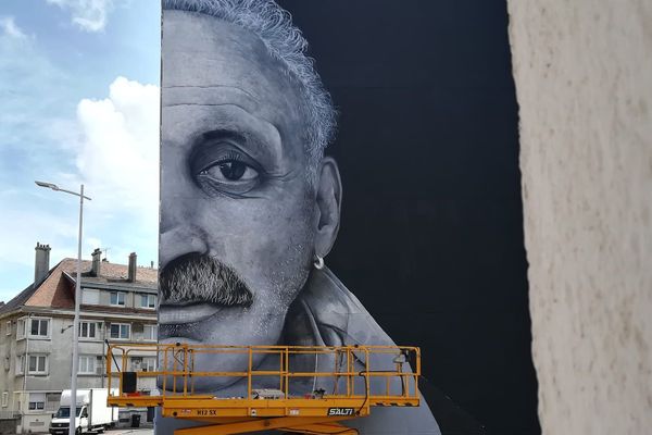 Trois jours de travail ont été nécessaires à l'artiste gardois Swed Oner pour réaliser cette fresque au Minck. 