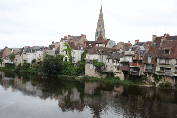 Argenton-sur-Creuse, dans l'Indre, compte environ 5 000 habitants.