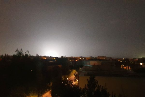 Une très forte lumière a été observé dans le ciel d'Antibes de 17 mars au soir.