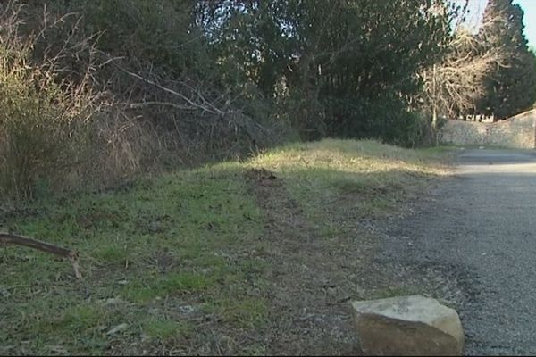 Le corps de la jeune femme a été découvert dans un buisson de ronces au bord du chemin des sangliers