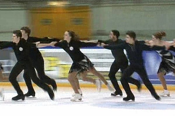 Dans le patinage synchronisé, on oublie souvent les garçons qui composent les équipes.