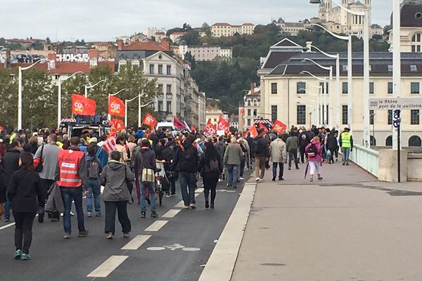 Manifestation pont de la Guillotière de Lyon