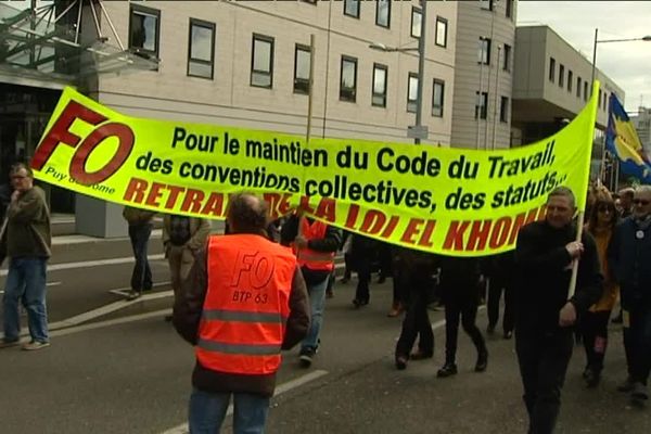 Les traditionnels défilés du 1er mai étaient placés cette année sous le signe de l'opposition à la loi travail. De nombreux rassemblements ont eu lieu en Auvergne. A Clermont-Ferrand, ils étaient un millier à manifester dans les rues de la capitale auvergnate.