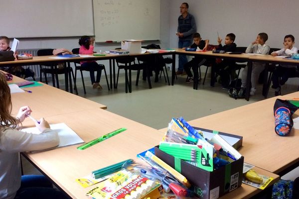 A Trèbes, l'école, sinistrée par les inondations, a repris, dans les locaux du collège. 5/11/2018