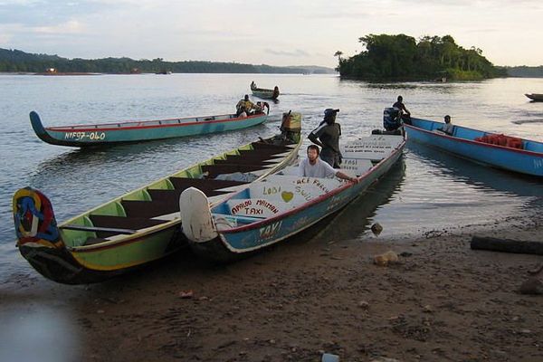 Les technologies modernes permettent de reproduire les embarcations traditionnelles guyanaises utilisées sur les fleuves.