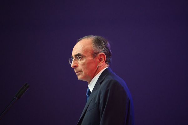 Le candidat d'extrême-droite à l'élection présidentielle, Eric Zemmour, doit tenir un meeting ce vendredi 25 février au Phare de Chambéry (Savoie).