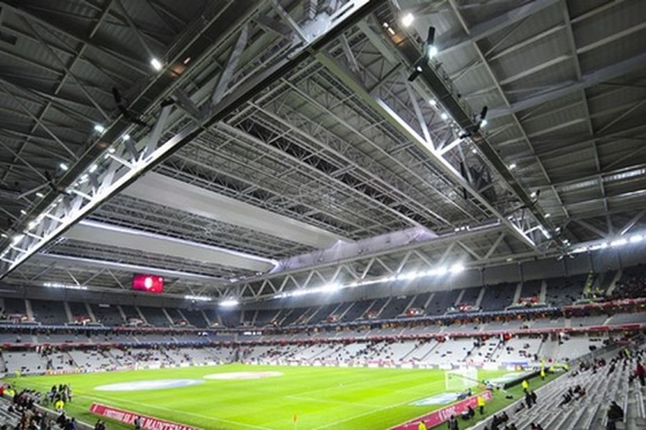 ¿El techo del Grand Stade está cerrado?