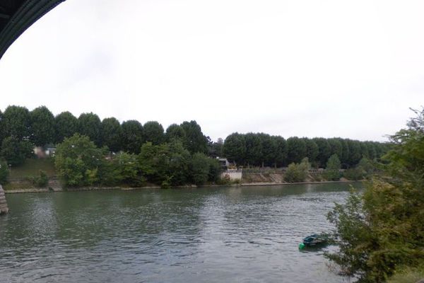 Quai Gabriel Péri, Joinville-le-Pont (GoogleStreetView)