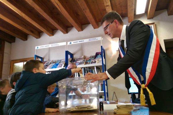 100% des enfants ont participé au vote. 