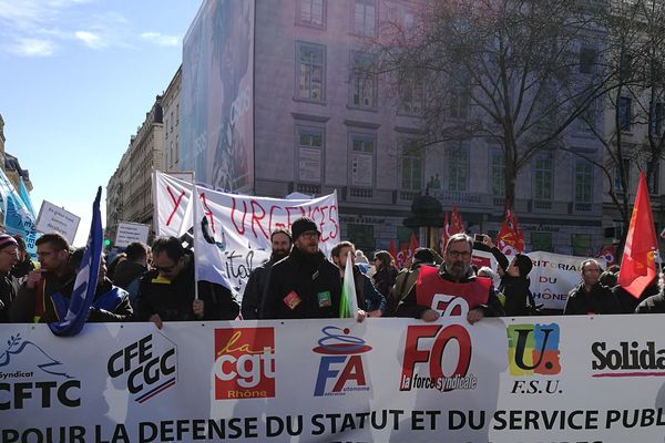 Manifestation pour la défense du service public à Lyon