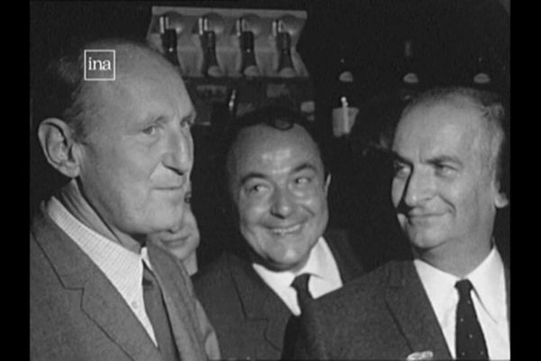 Bourvil et Louis de Funès lors du tournage de La grande vadrouille en Côte-d'Or.