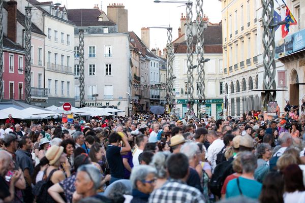 Au festival Chalon dans la rue 2023