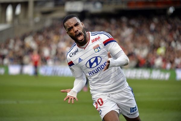 Lacazette, meilleur buteur de L1 à ce jour, fait logiquement partie de la sélection nationale