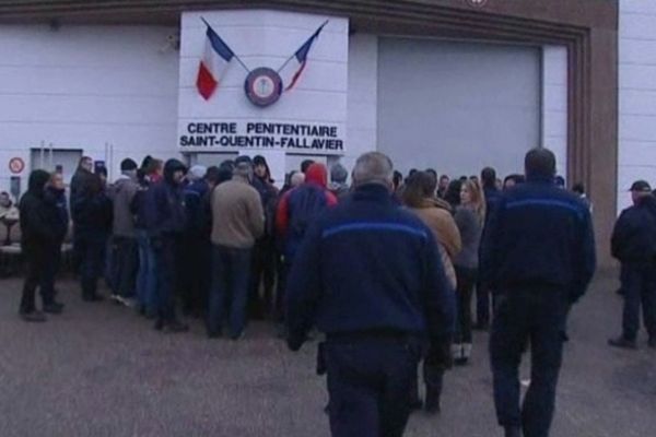 Au centre pénitentiaire de Saint-Quentin-Fallavier lors d'une manifestation en février 2013