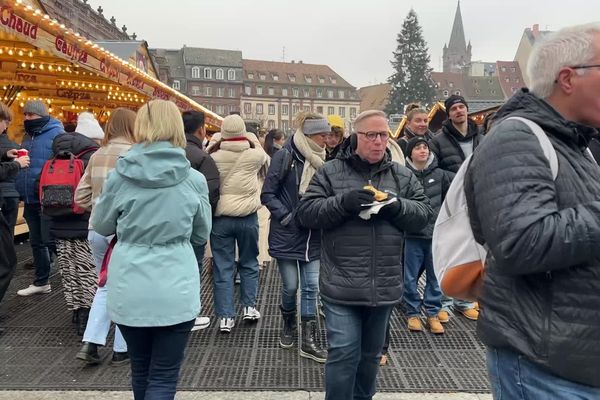 Les allées du marché de Noël de Strasbourg auront été remplies jusque dans les dernières heures.