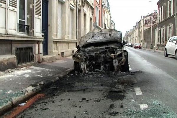 L’incendiaire de voiture condamné à 4 ans de prison ferme.