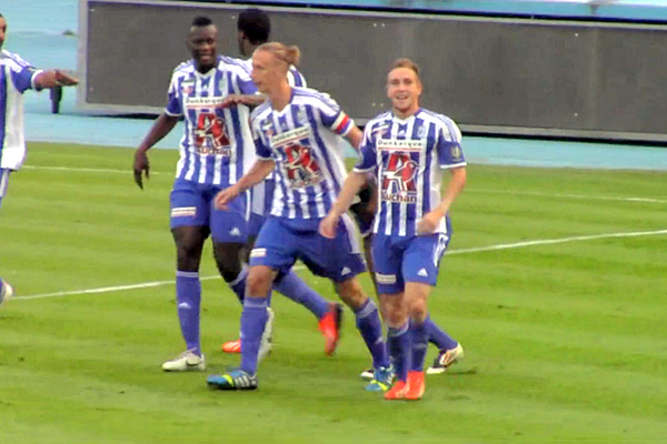 Le buteur Dimitri Boudaud (à droite) a marqué de la tête le but de la première victoire de Dunkerque (désormais 5e du national)