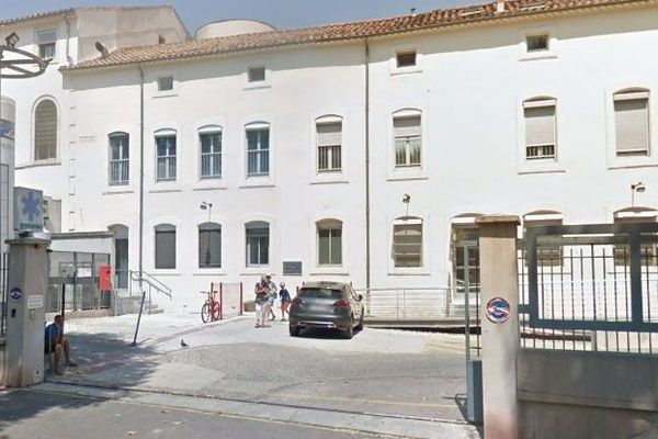 Narbonne (Aude) - les Urgences du centre hospitalier - archives