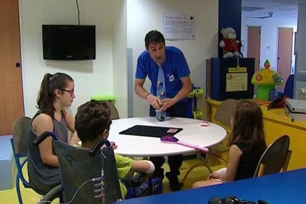 Un atelier de l'association "Un hôpital pour les enfants" au CHU de Poitiers