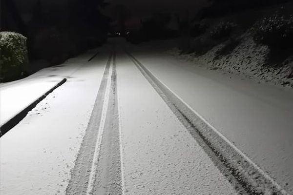 Vers Charquemont (Doubs), les routes sont blanches.