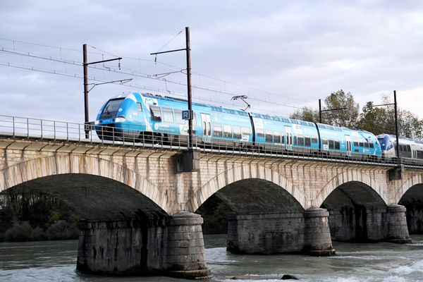 La région Auvergne-Rhône-Alpes n'aurait pas encore donné suite à la demande du gouvernement concernant le "Passe Rail".