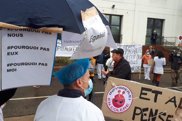 Manifestation jeudi 11 mars à Colmar des "oubliés" du Ségur de la santé.