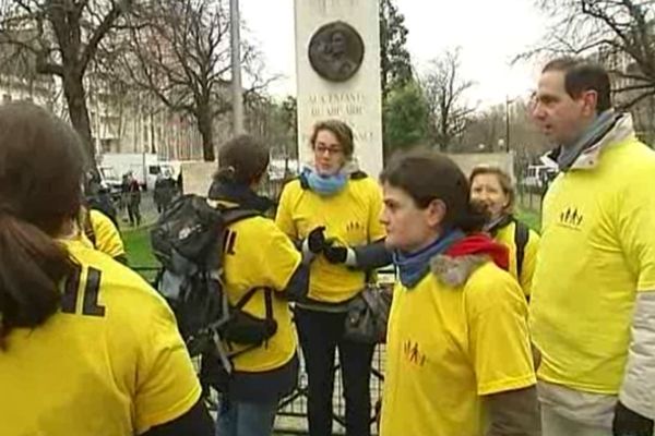 Les opposants au mariage homosexuel se mobilisent à Paris