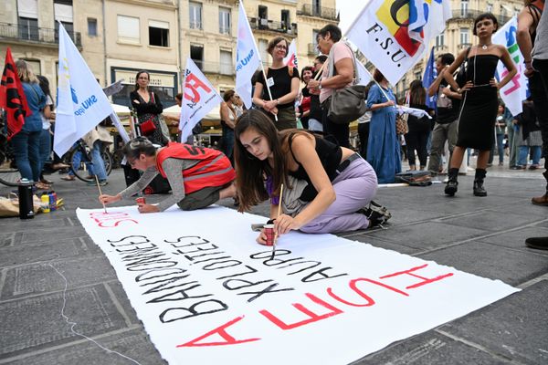 Professeurs, AESH et ATSEM demandent le retrait de l'Acte II de l'école inclusive. Manifestation des AESH à Montpellier en octobre 2023.