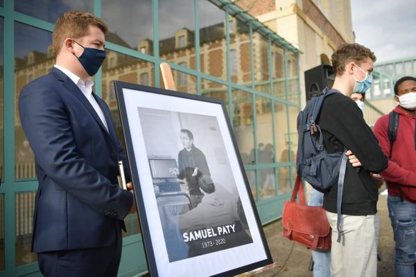 Les hommages à Samuel Paty ont été rendus dans les établissements scolaires lundi 2 novembre. 